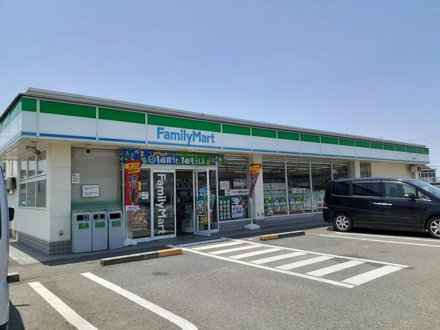 ファミリーマート曽屋店様まで800m