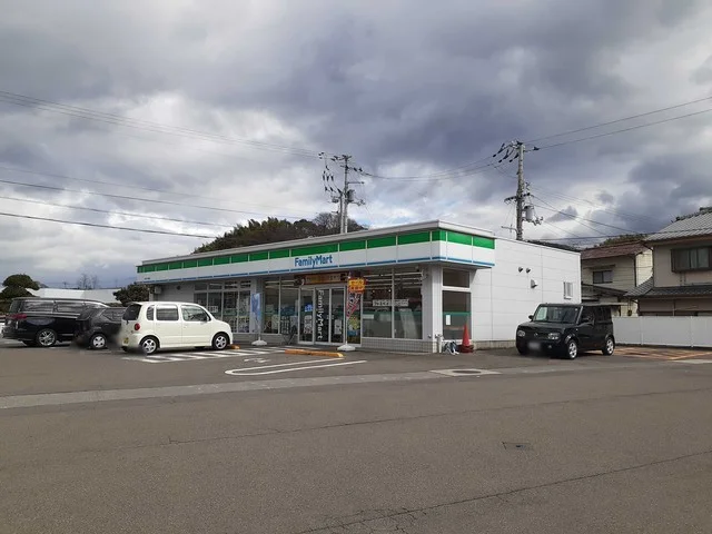 ファミリーマート新居浜神郷店まで193m