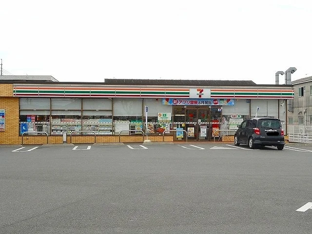 セブンイレブン箕島店まで2100m