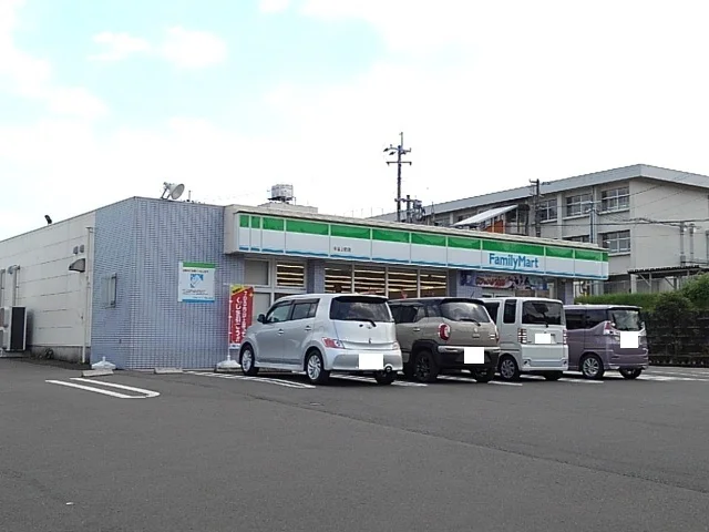 ファミリーマート末吉上町店まで210m