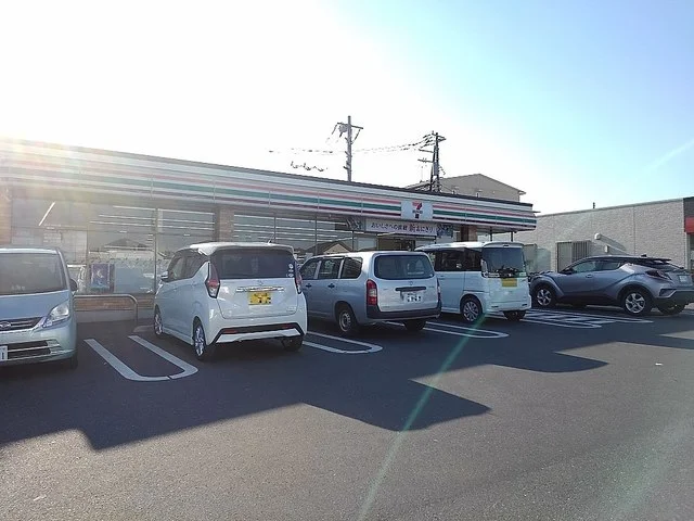 セブンイレブンレイクタウン９丁まで550m