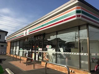 セブンイレブンまで37m