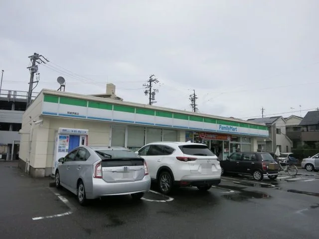 ファミリーマート 岡崎伊賀店まで300m