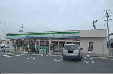 ファミリーマートまで170m