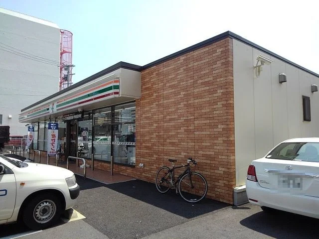 セブンイレブン中浜田店まで370m