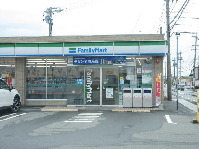 ファミリーマートまで500m