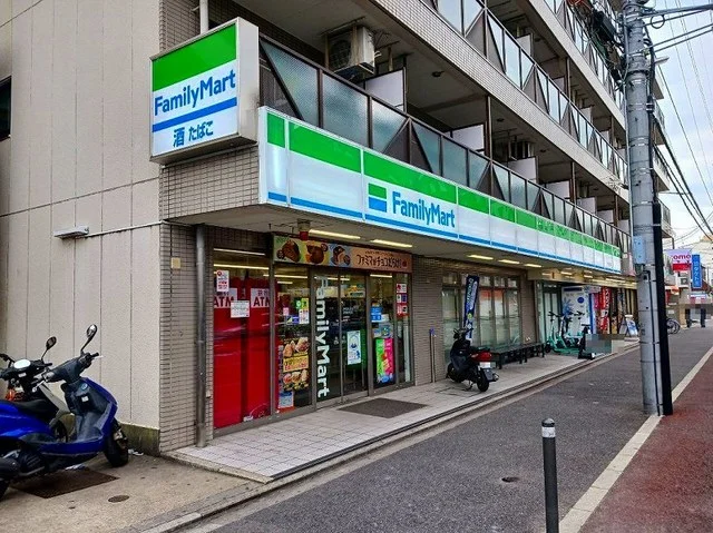 ファミリーマート深草龍大前店まで400m