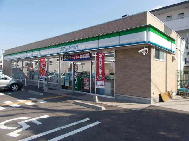 ファミリーマート栗東小柿十丁目まで550m