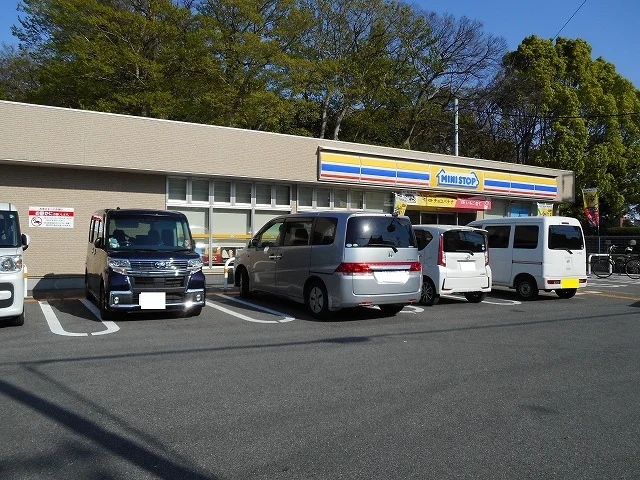 ミニストップ鷹匠町店まで100m