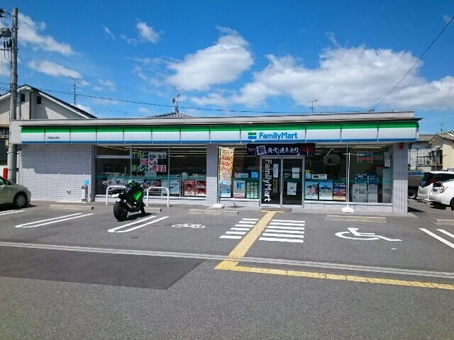 ファミリーマート倉治西店様まで900m