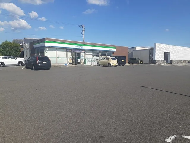 ファミリーマート大村下り口町店まで269m