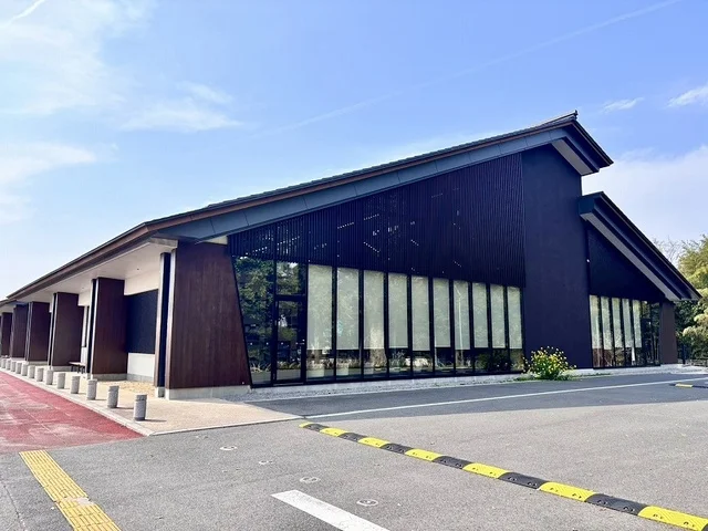 杵築市立図書館まで1000m