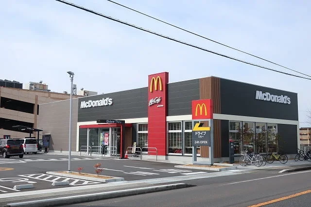 マクドナルドまで350m