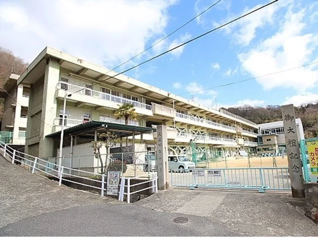 倉敷市立連島西浦小学校まで850m
