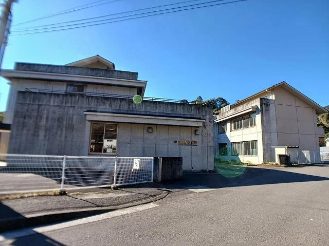 上野小学校まで850m