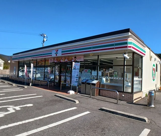 セブンイレブン　弥生店まで500m