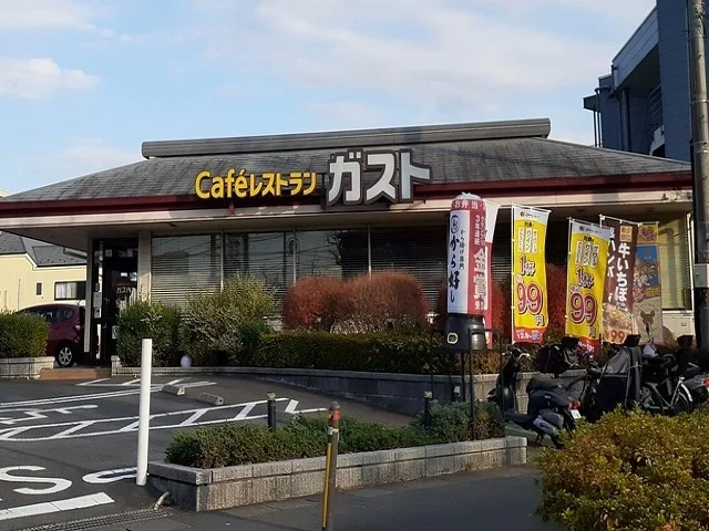 ガスト川崎生田店まで450m