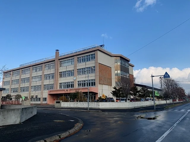 八軒北小学校まで500m