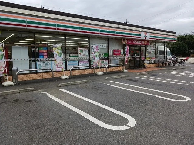 セブンイレブン埼玉川島店まで440m