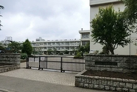 上鶴間小学校まで170m