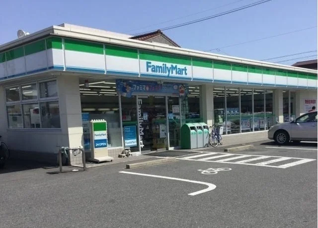 ファミリーマートまで500m