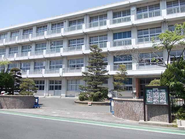磐田第一中学校まで650m