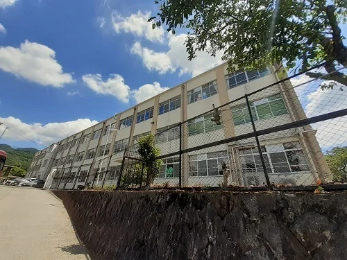 京都市立岩倉北小学校まで400m