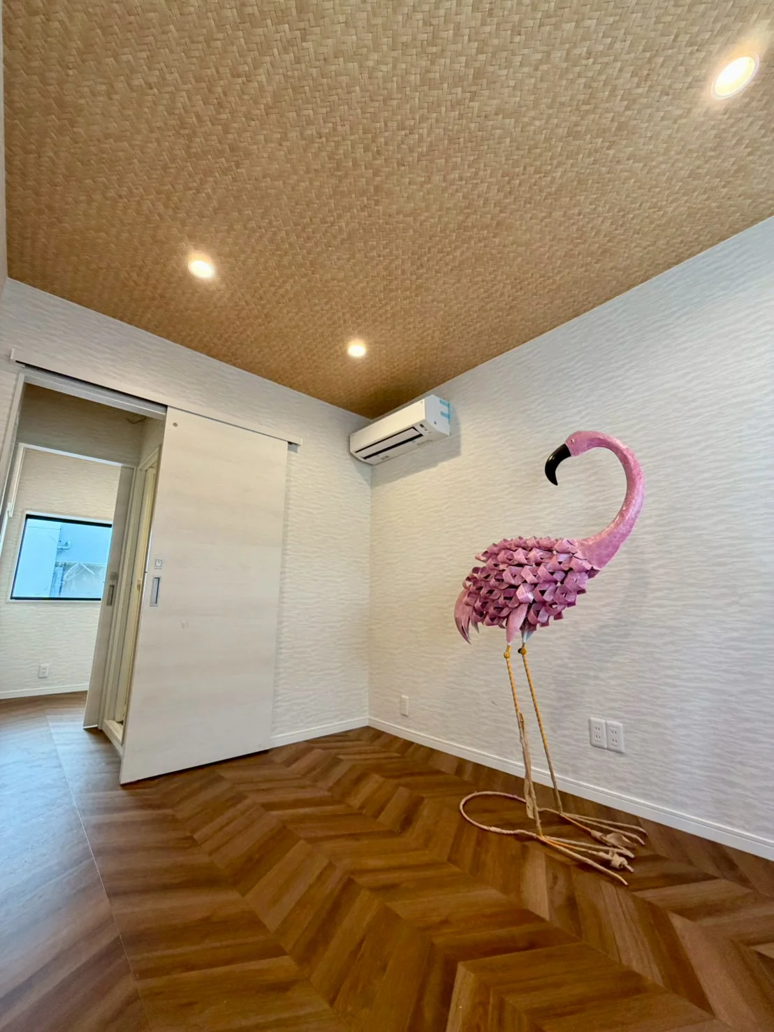 ３階リビング。奥に作業部屋がございます。