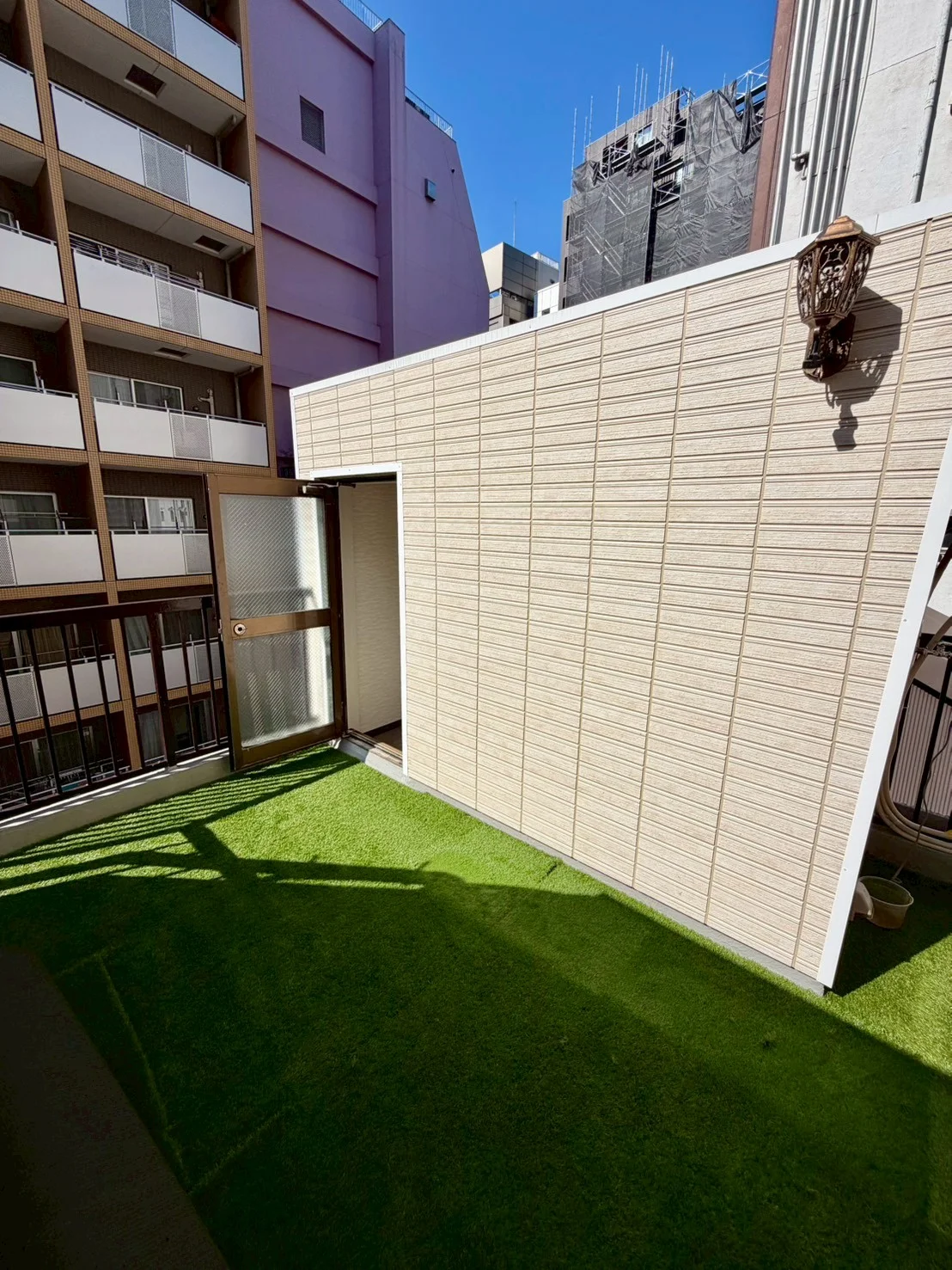 屋上テラスでゆっくり過ごせます。