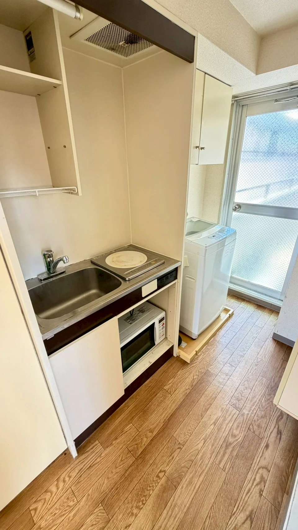 ３０５号室　明るい角部屋です。