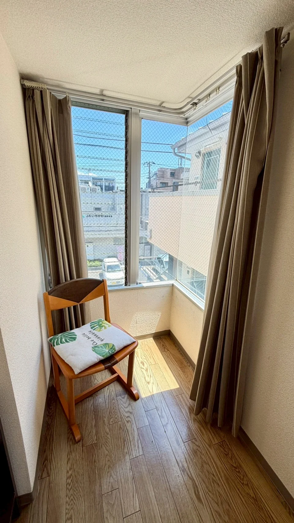 ３０５号室　明るい角部屋です。