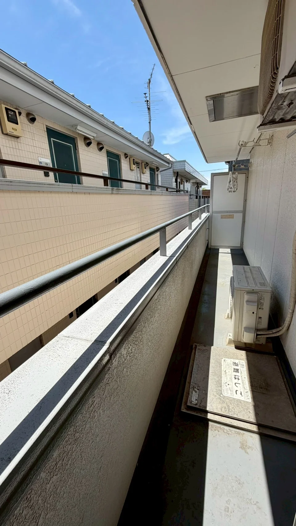 ３０５号室　日当たりの良いベランダ