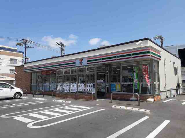 セブン-イレブン 那覇新都心銘まで500m