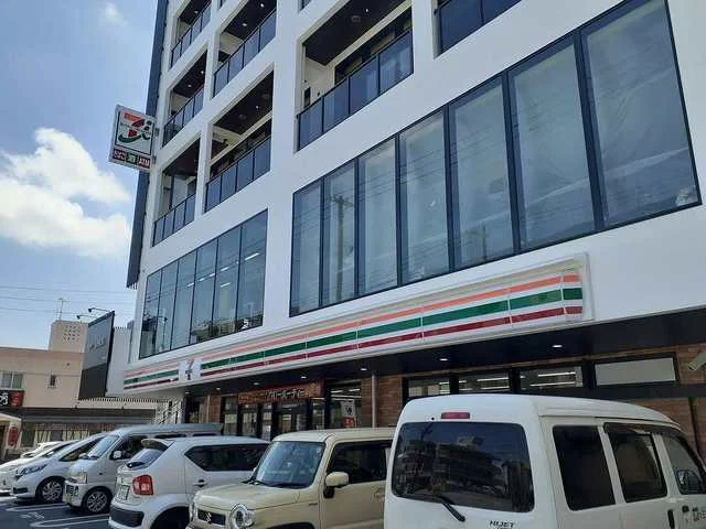 セブンイレブン那覇天久１丁目店まで650m