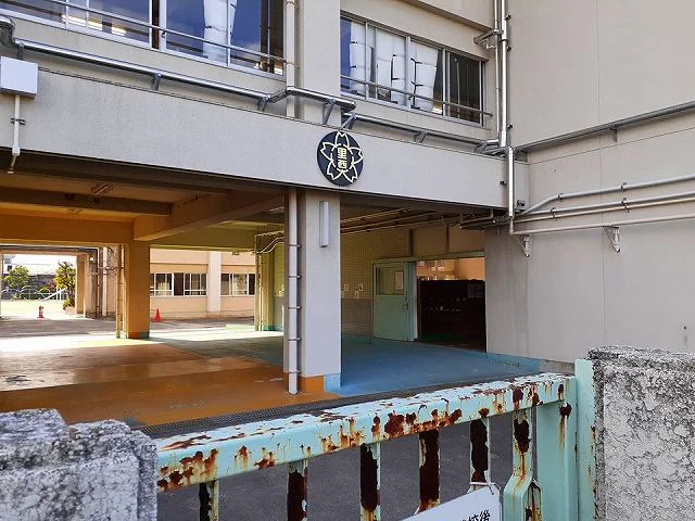 稲沢市立　大里西小学校まで1500m