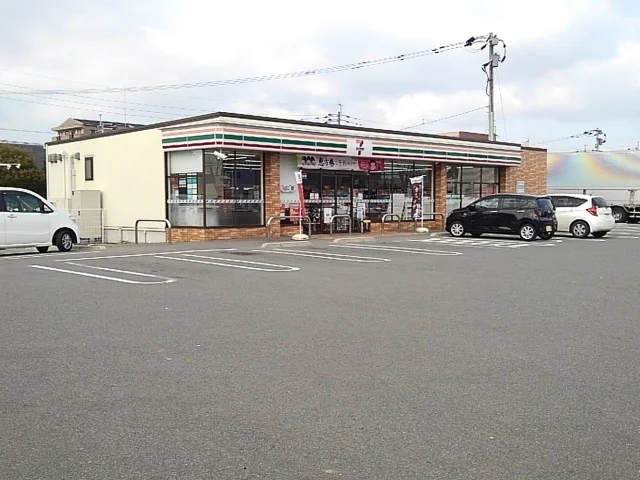 セブンイレブン小森野２丁目店まで220m
