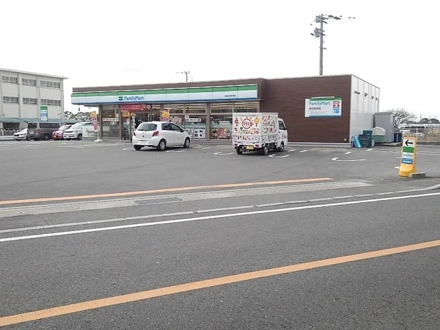 ファミリーマート筑後中学校前店まで860m