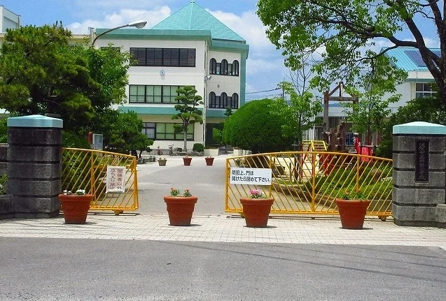 神野小学校まで550m