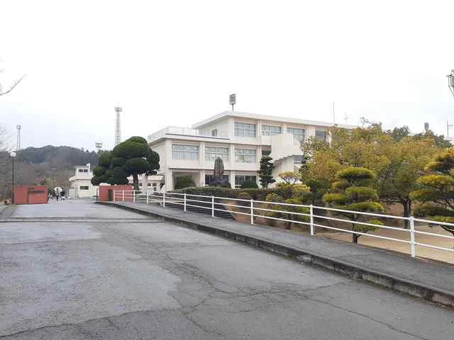諫早市立みはる台小学校まで1350m