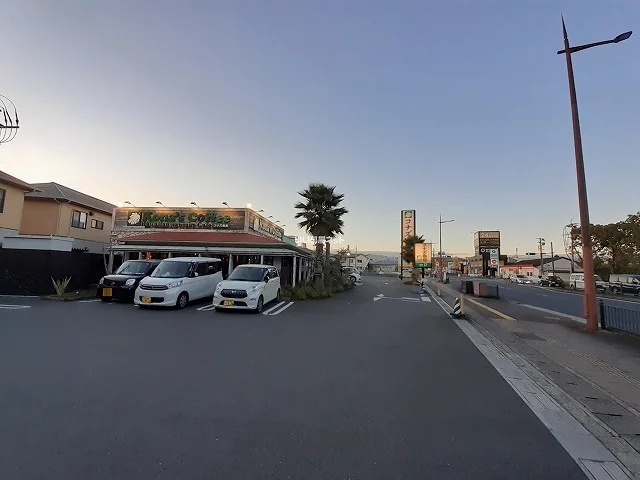 コナズ珈琲まで700m