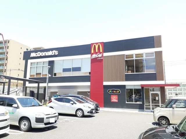 マクドナルド ２号線歌島橋店まで500m
