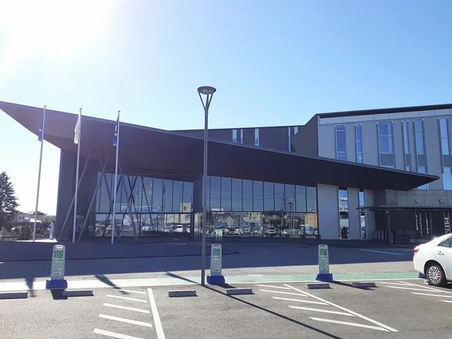 石岡市役所まで569m
