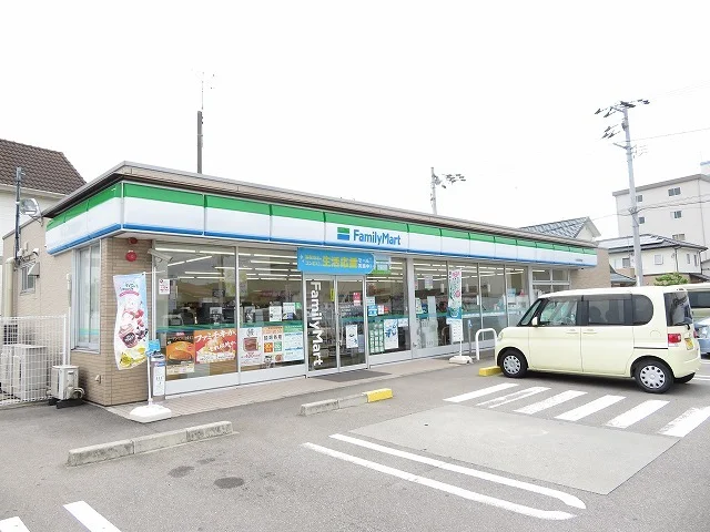 ファミリーマート別名店様まで800m