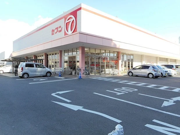 セブン津田店様まで700m