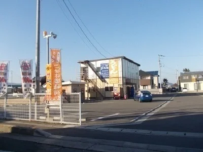 こがね製麺空港通り店さんまで550m