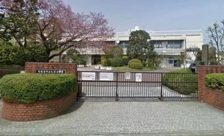 大沢小学校まで400m