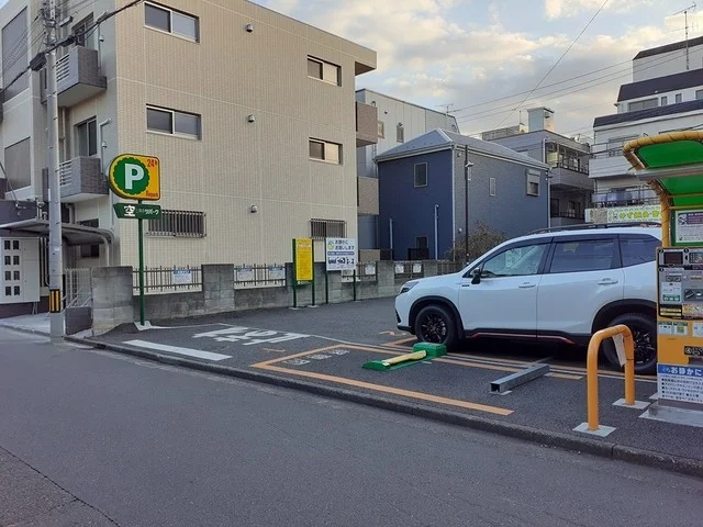 コインパーキングまで8m