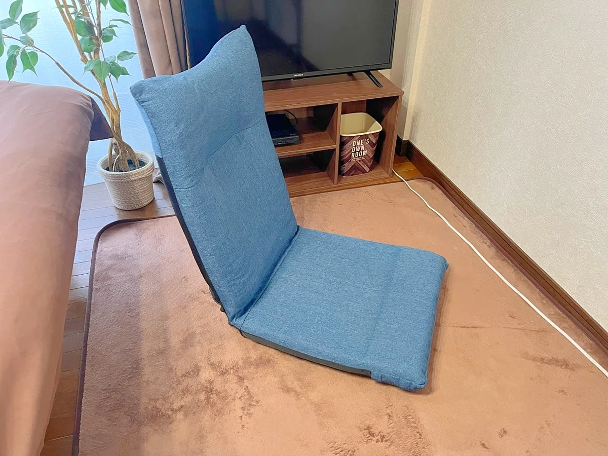 座椅子があるのでテレビを見るのにも良いですね☆