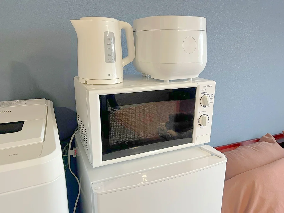 電子レンジ、炊飯器、電気ケトルをご用意しています♪あると便利な家電ですね☆
