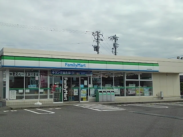ファミリーマート金沢桜田町店まで400m